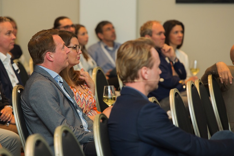 /images/slider-imgs-xs/063_Foto Loeffler_Weconact.jpg